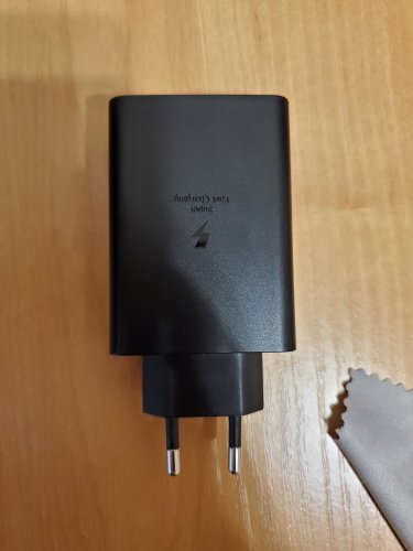 Фото Мережевий зарядний пристрій Samsung 65W Power Adapter Trio (w/o cable) Black (EP-T6530NBE) від користувача Ironhide
