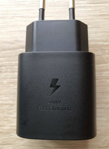 Фото Мережевий зарядний пристрій Samsung 25W PD Power Adapter (w/o cable) Black (EP-TA800NBE) від користувача Konya