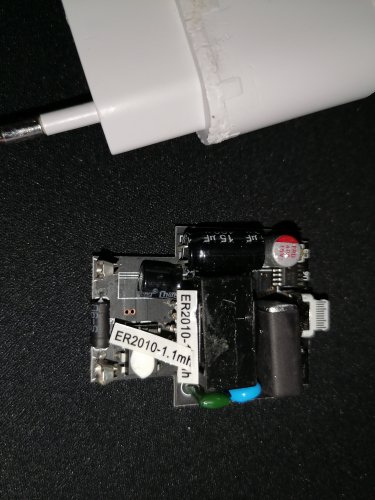 Фото Мережевий зарядний пристрій Apple USB-C Power Adapter 20W (MHJE3) від користувача Pro Consumer