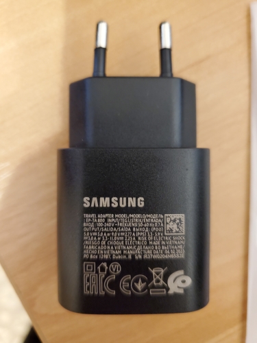Фото Мережевий зарядний пристрій Samsung 25W PD Power Adapter (w/o cable) Black (EP-TA800NBE) від користувача Ironhide