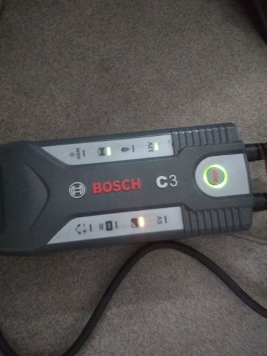 Фото Інтелектуальний зарядний пристрій Bosch C3 (0 189 999 03M) від користувача Seem