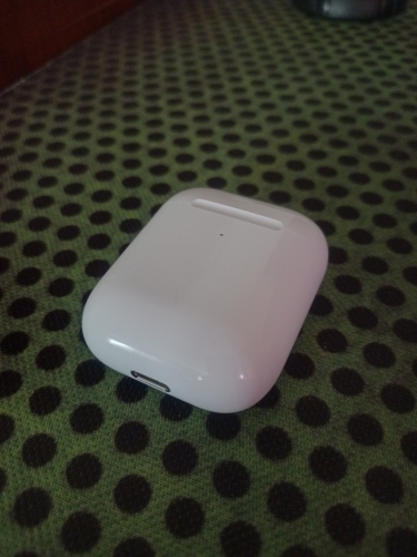 Фото Навушники TWS Apple AirPods with Wireless Charging Case (MRXJ2) від користувача Григорій Піртахія