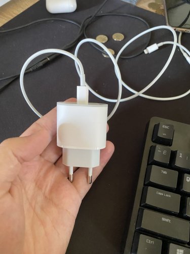 Фото Мережевий зарядний пристрій Apple USB-C Power Adapter 20W (MHJE3) від користувача Tabletka